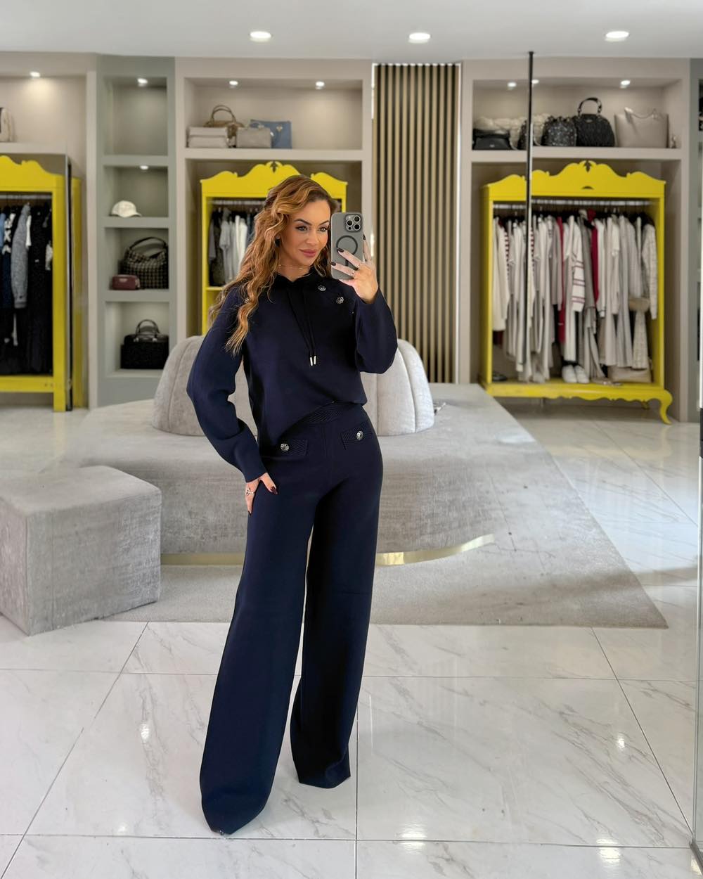 Sweatshirt - BluGirl