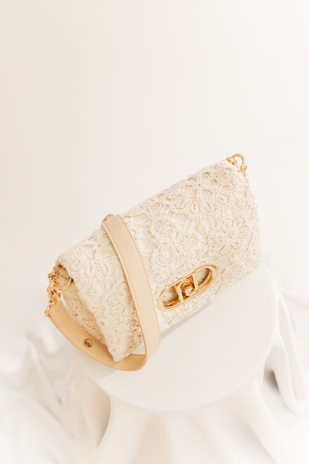 Crossbody c/renda