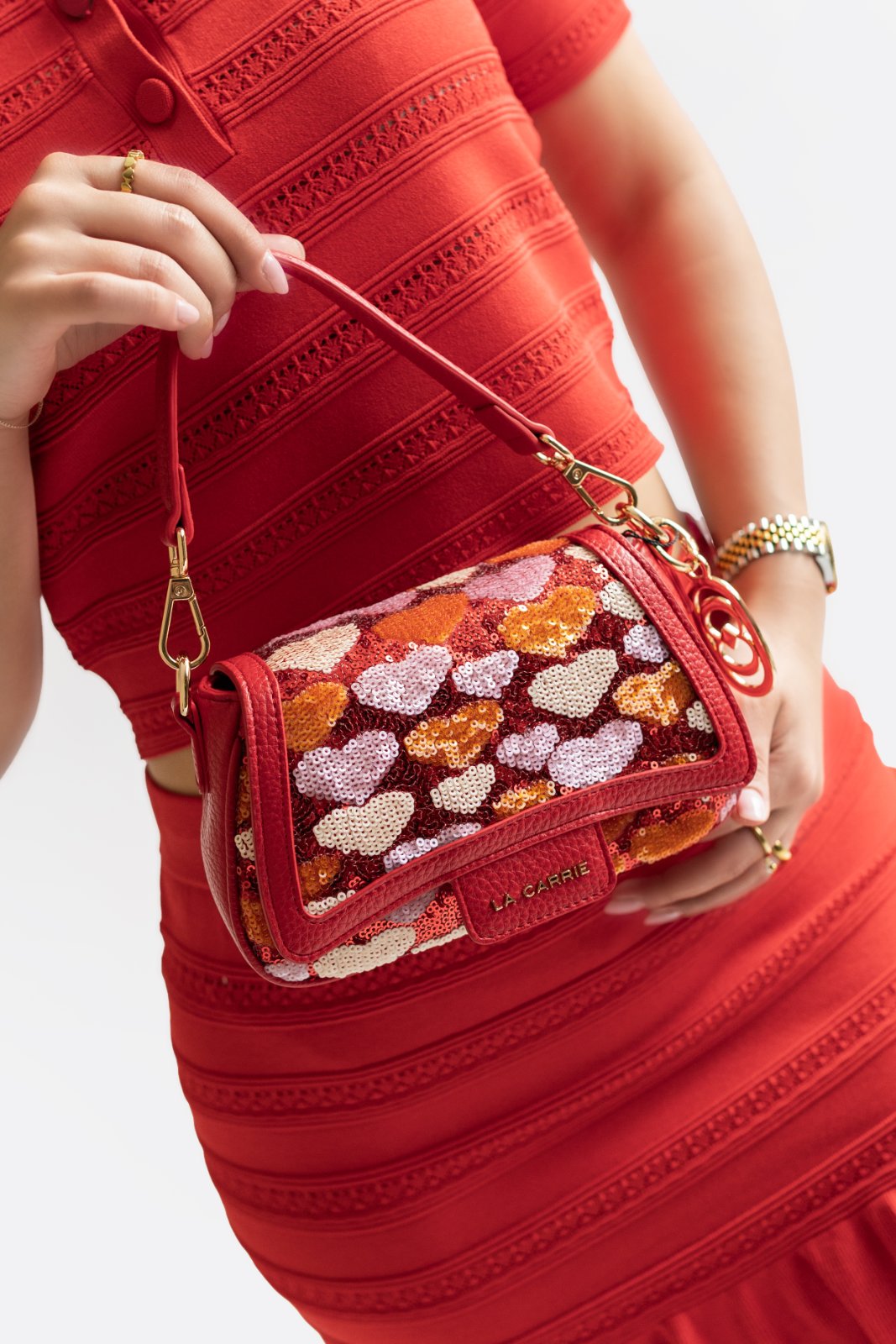Crossbody c/corações e lantejoulas