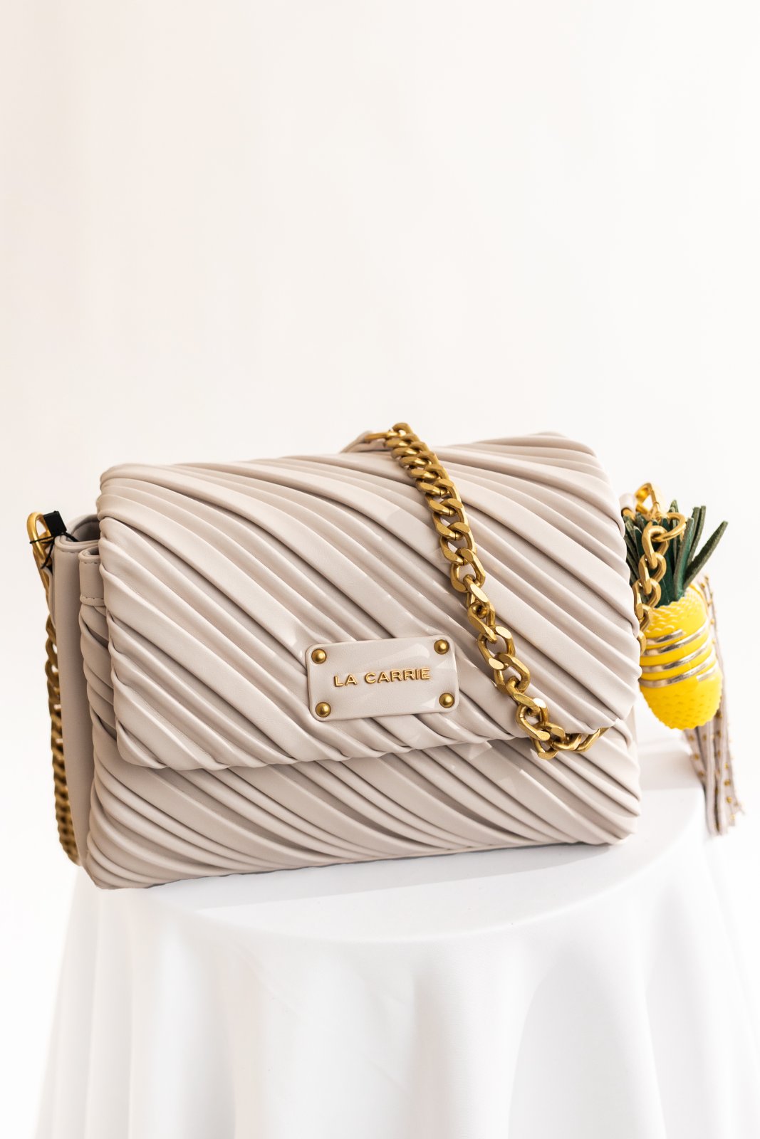 Crossbody drapeada